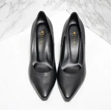 DIANA 블랙 스틸레토 하이힐