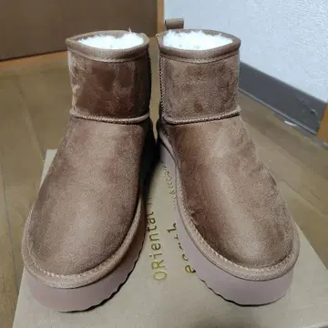 브라운 스웨이드 어그 부츠