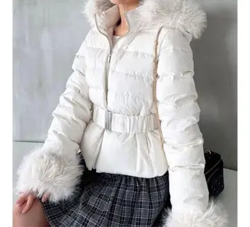 최저가 미사용 리젝시 숏 다운 자켓