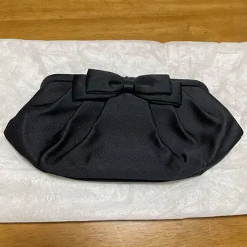 [ 새상품급 ] FOXEY 리본 포함 블랙 클러치백