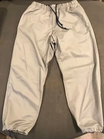 XLARGE M 사이즈 라이트 그레이 팬츠