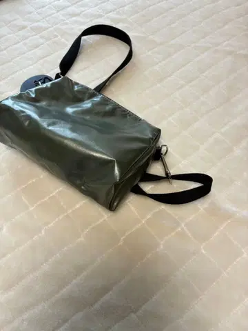 잭 고메 메탈릭 그린 숄더백