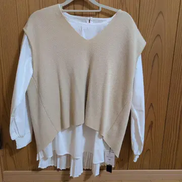 베이지 V넥 레이어드 셔츠 긴팔