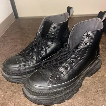 CONVERSE 블랙 하이컷 신발
