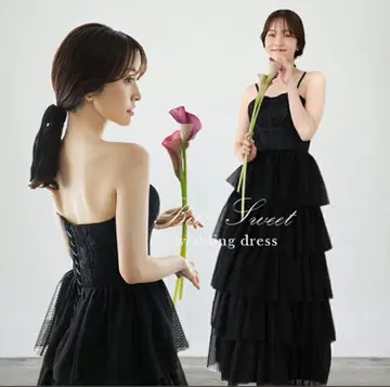 블랙 드레스 프릴 디자인