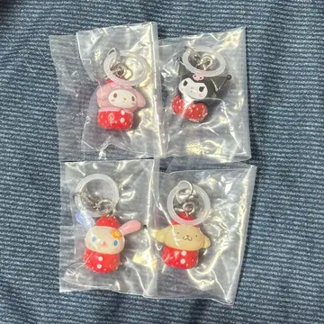 산리오 캐릭터즈 딸기 메지루시 액세서리 4개 세트