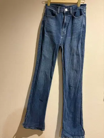 [ blue ] New York High-Waisted Jeans 26