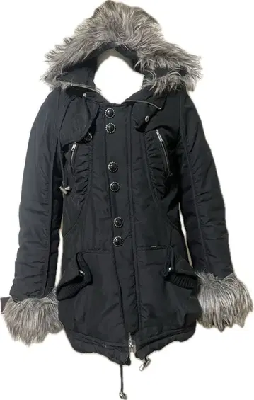 퍼 달린 블랙 자켓