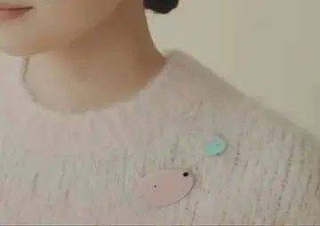 미나 페르호넨 chit-chat 브로치 핑크