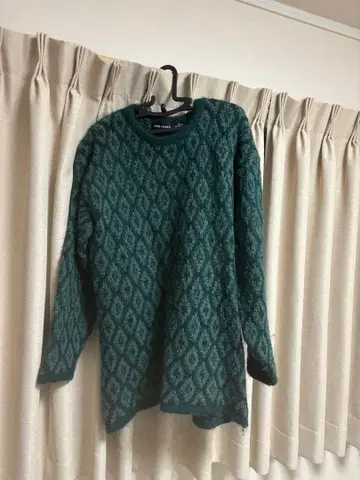 구제 의류점에서 산 니트