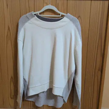 FAVORI 긴팔 니트 화이트 베이지 계열