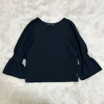 NOBLE 슬릿 슬리브 숏 기장 상의 다크 네이비