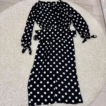 물방울 패턴 롱 원피스 (블랙 화이트)