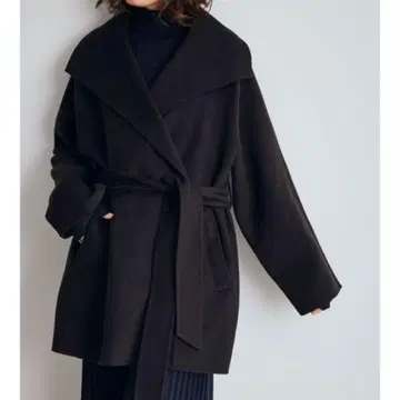 이번 시즌 신상 미사용 새상품 온라인 완판 미라 오웬 빅 칼라 미디 코트