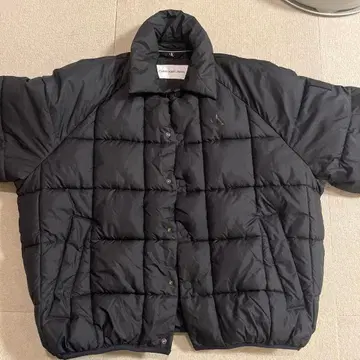 Calvin Klein Jeans 블랙 다운 자켓 S 사이즈 구구 착용