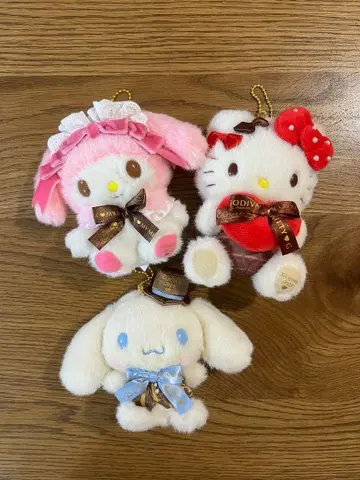 [새상품급] GODIVA 2023 산리오 3세트 키티 마이멜로디 시나몬