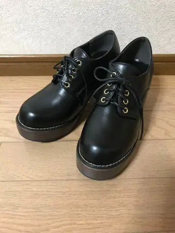 casiTA 레이스업 힐 부츠 블랙