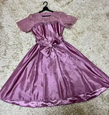 핑크 퍼플 리본 포함 드레스 레이스 소매