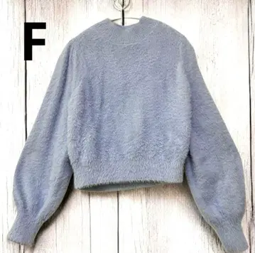 옅은 파란색 볼륨 슬리브 스웨터