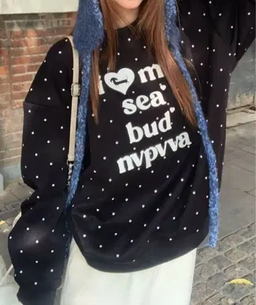 ViViDAY 도트 무늬 프론트 프린트 트레이닝복