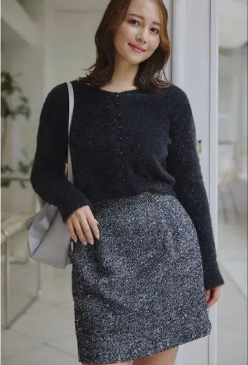 [ 새상품급 ] V넥 라메 니트 가디건 블랙 38 셀포드