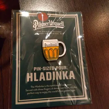 우루켈 필스너 우르켈 흘라딘카 핀 배지