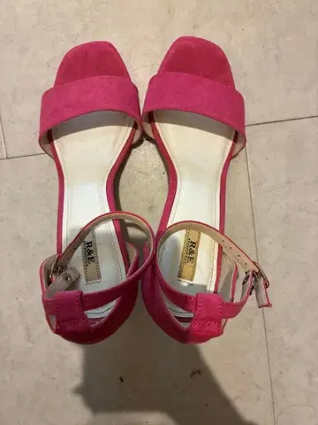 핑크 스포츠 샌들