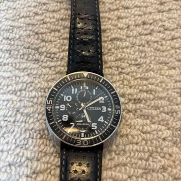 CITIZEN Eco-Drive 블랙 가죽 시계