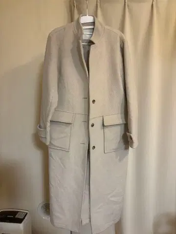 KBF+ 베이지 롱 코트