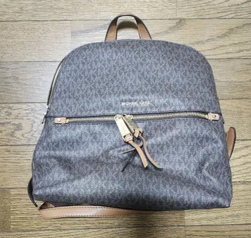 Michael Kors 그레이 백팩