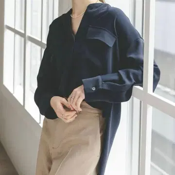 [ 새상품급 ] NOBLE 노블 워크 디테일 드레이프 셔츠 네이비