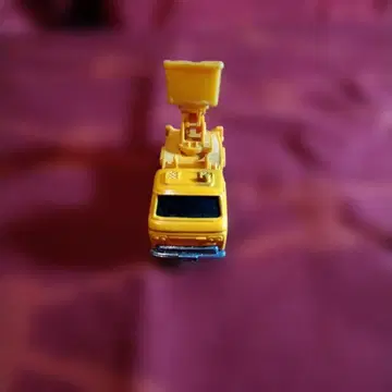 옐로우 컬러 신축 사다리 미니카