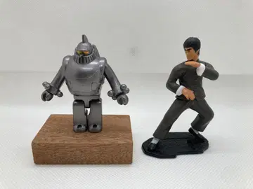 철인 28호 큐브릭과 브루스 리 피규어 세트