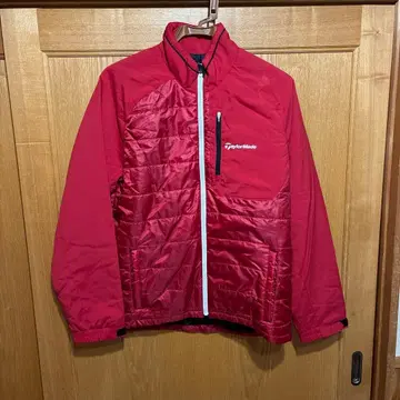 TaylorMade 레드 자켓 M 사이즈