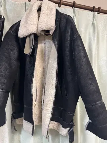 블랙 가죽 쉘파 안감 자켓