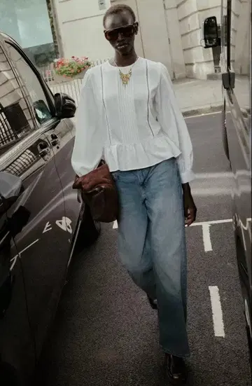 미사용 새상품 ZARA(자라) 화이트 블라우스 티셔츠