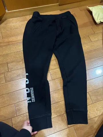 DSQUARED2 블랙 조거 팬츠