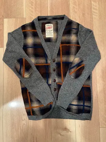 [ 정가 약 3만 엔 ] BOB 별주 체크 절개 가디건