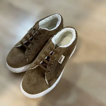 미사용 새상품 MOZ 브라운 스웨이드 스니커즈 퍼 포함