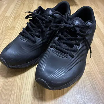 아웃도어 스니커즈 블랙