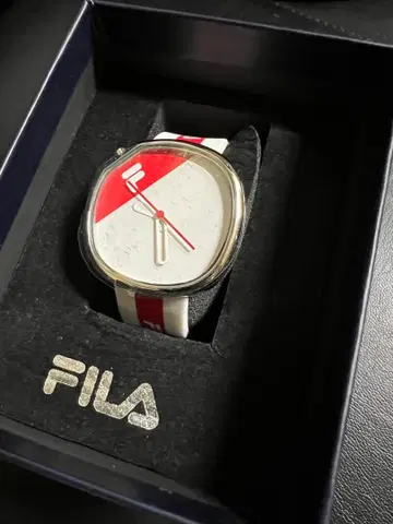 FILA 아날로그 손목시계 화이트/레드