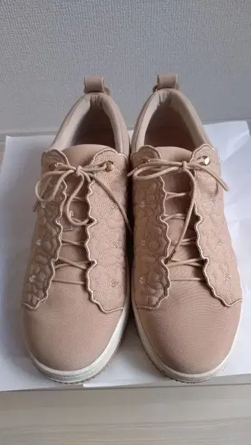 RANDA 자수 디자인 핑크 베이지 스니커즈 L 사이즈