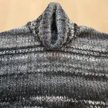 그레이 계열 터틀넥 니트 샘플 새상품 로우 게이지