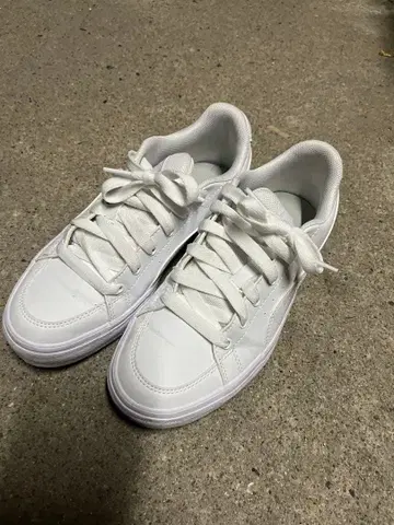 PUMA 화이트 스니커즈 SoftFoam+