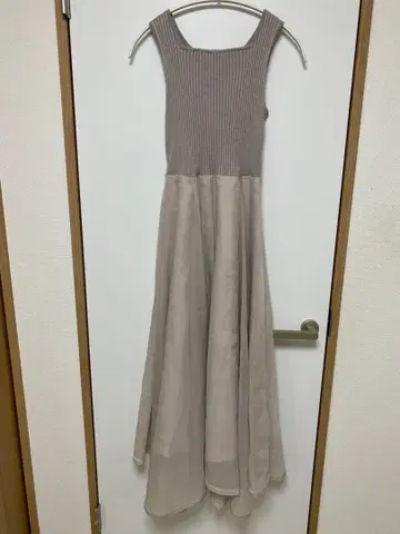 리랜드트루 라메 니트 도킹 원피스 베이지