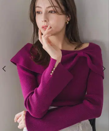 비대칭 리본 2way 플레어 소매 니트