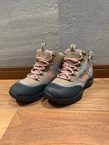 요넥스 YONEX 트레킹 슈즈 23cm