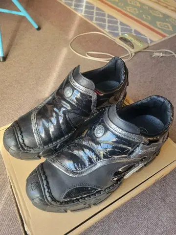 NEW ROCK 스니커즈 블랙 41 사이즈