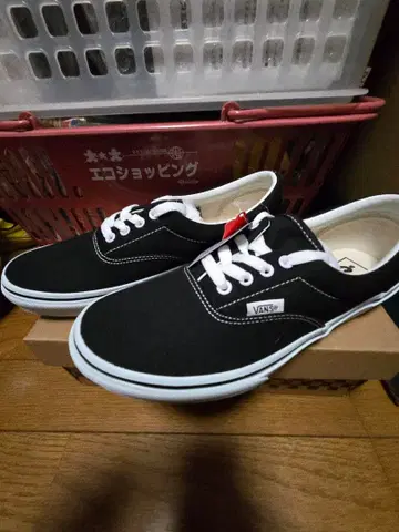 VANS 에라 블랙 스니커즈 25.5cm