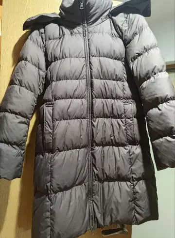 UNIQLO 그레이 후드 부착 퍼 입고 벗기 가능 롱 다운 자켓
